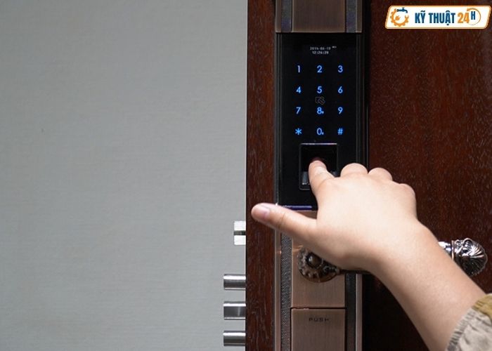 Giải pháp lắp khóa thông minh cho căn hộ và doanh nghiệp