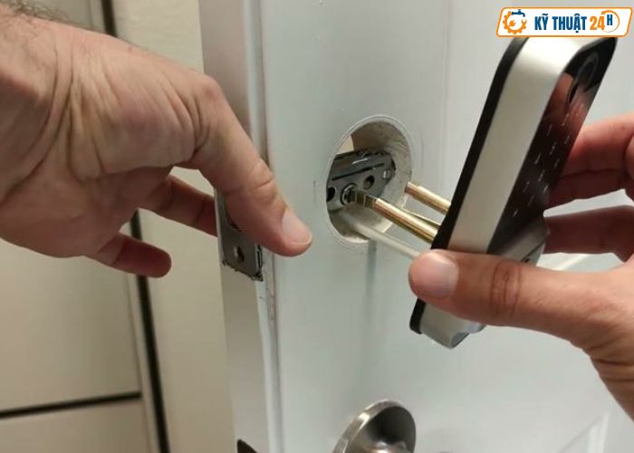 Dịch vụ sửa khóa điện tử Bình Thạnh chuyên nghiệp